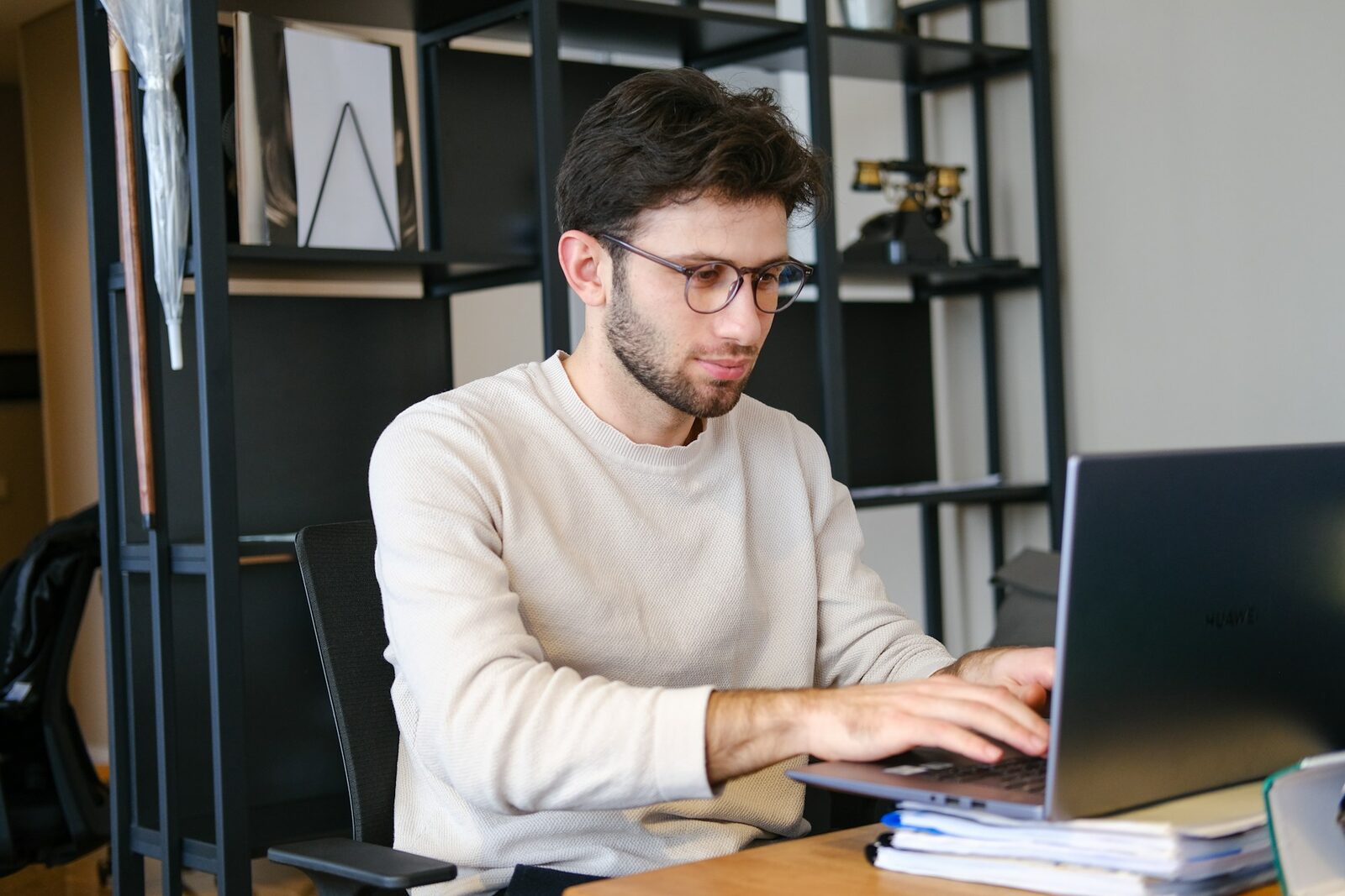 WordPress freelancer vs agency: which should you hire?